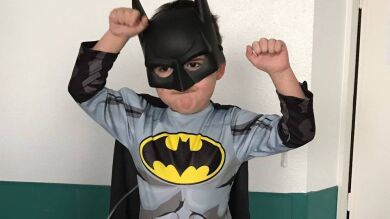 'Busco mi héroe', la campaña que anima a donar médula para un niño de cuatro años con leucemia