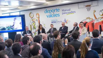 Coloquio en la presentación de 'Deporte y Valores' Coloquio en la presentación de 'Deporte y Valores'