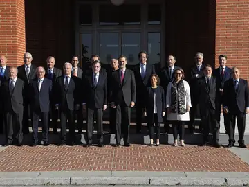 El Rey preside la reunión de la Fundación Carolina El Rey preside la reunión de la Fundación Carolina