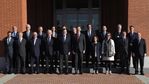 El Rey preside la reuni&oacute;n de la Fundaci&oacute;n Carolina