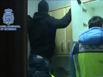 Frame 30.661755 de: Detenidas 48 personas y recuperadas 600 joyas en una macrooperación contra las mafias georgianas Frame 30.661755 de: Detenidas 48 personas y recuperadas 600 joyas en una macrooperación contra las mafias georgianas