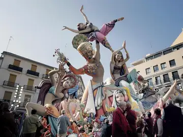Las Fallas de Valencia Las Fallas de Valencia