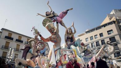 Un total de 150 mascletàs y fuegos artificiales lanzarán 8.000 kilos de pólvora durante las Fallas en Valencia