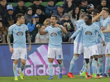 Los jugadores del Celta celebran el tanto de Hugo Mallo Los jugadores del Celta celebran el tanto de Hugo Mallo