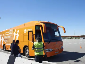 Autobús trasfóbico retenido en Martorell Autobús trasfóbico retenido en Martorell