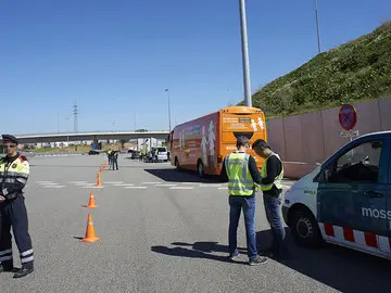 El autobús transfóbico de Hazte Oír, inmovilizado en Cataluña El autobús transfóbico de Hazte Oír, inmovilizado en Cataluña