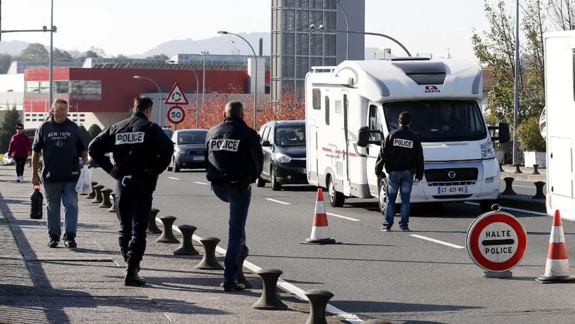 Imagen de archivo de un despliegue de Policía en Francia Imagen de archivo de un despliegue de Policía en Francia