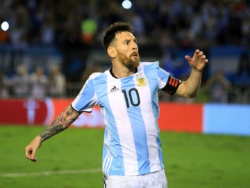 Messi celebra un gol con Argentina