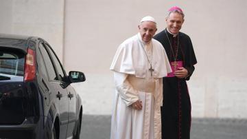 El Papa Francisco junto al arzobispo Georg Ganswei