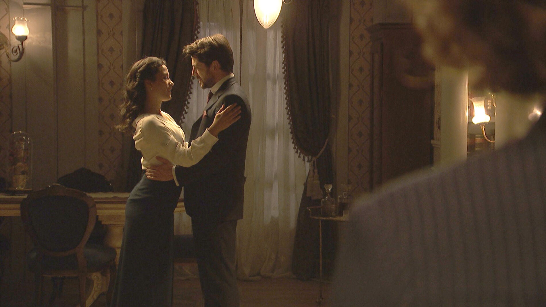 Hernando cae en las garras de Luc&iacute;a Torres