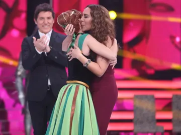 Mónica Naranjo, a Mary Porcar: “Me has enternecido, te voy a comer los papos” Mónica Naranjo, a Mary Porcar: “Me has enternecido, te voy a comer los papos”