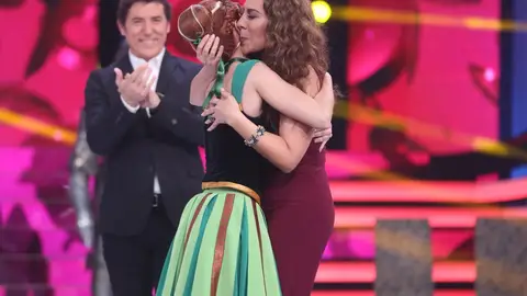 Mónica Naranjo, a Mary Porcar: “Me has enternecido, te voy a comer los papos” Mónica Naranjo, a Mary Porcar: “Me has enternecido, te voy a comer los papos”