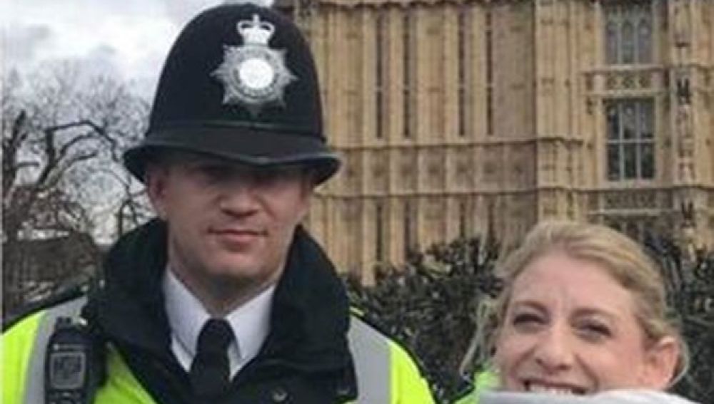 Staci Martin junto Keith Palmer, el policía fallecido en el atentado de Londres