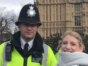 Staci Martin junto Keith Palmer, el policía fallecido en el atentado de Londres
