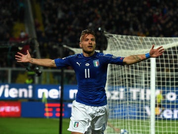 Ciro Immobile celebra un gol con Italia