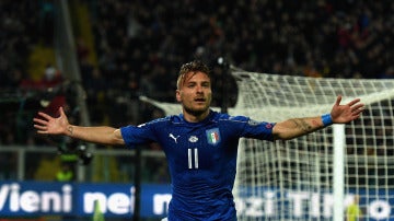Ciro Immobile celebra un gol con Italia