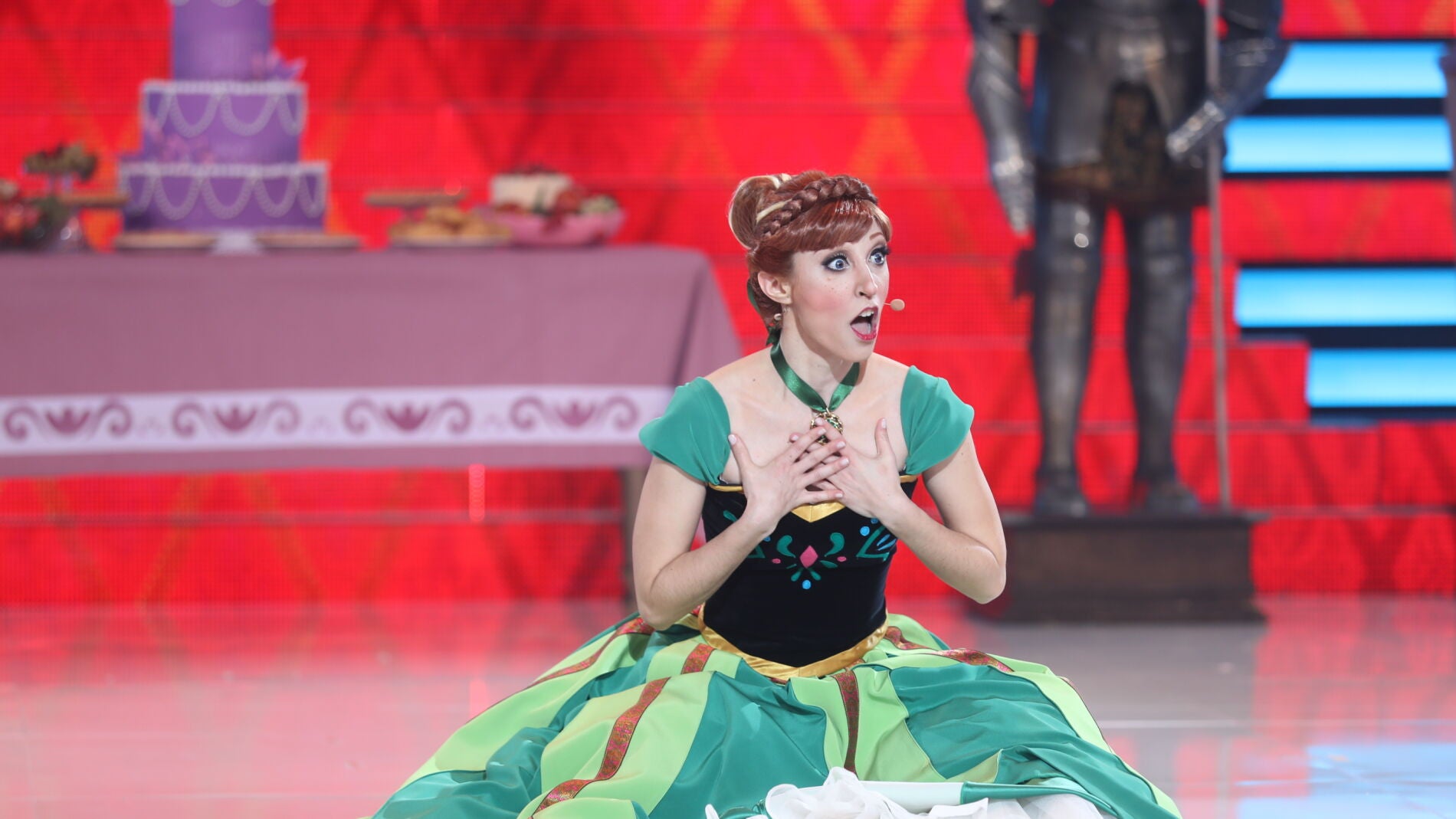 Mary Porcar irrumpe en el plat&oacute; convertida en la princesa Anna con la canci&oacute;n &lsquo;Por Primera Vez en A&ntilde;os&rsquo;