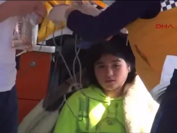 Frame 12.666666 de: Mueren cinco niños al hundirse la barca de plástico en la que intentaban cruzar el Mar Egeo Frame 12.666666 de: Mueren cinco niños al hundirse la barca de plástico en la que intentaban cruzar el Mar Egeo