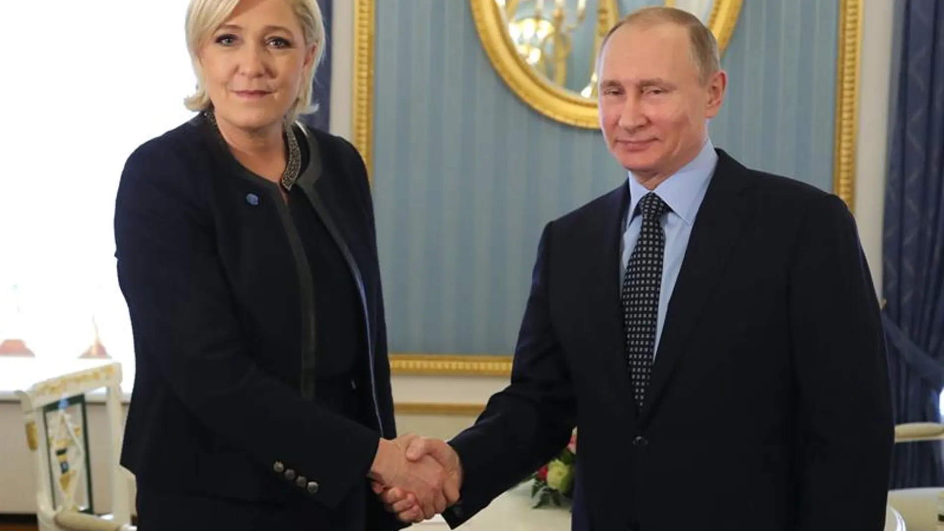 Le Pen se ha reunido con Putin por sorpresa Le Pen se ha reunido con Putin por sorpresa
