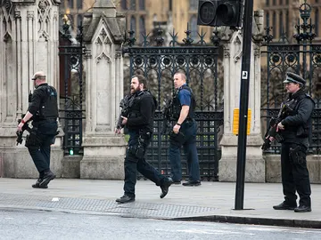 Policía en el lugar del atentado Policía en el lugar del atentado