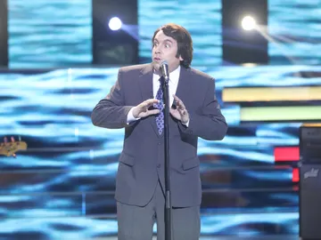 Gabriel Gutiérrez nos hace navegar en ‘Un velero llamado Libertad’ transformado en un pasional José Luis Perales Gabriel Gutiérrez nos hace navegar en ‘Un velero llamado Libertad’ transformado en un pasional José Luis Perales