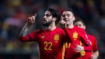 Isco celebra su gol con la selección española de fútbol