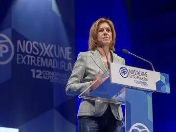 Cospedal avisa que el independentismo morirá en el rompeolas de la ley Cospedal avisa que el independentismo morirá en el rompeolas de la ley