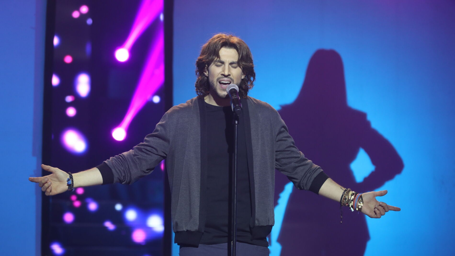 Ra&uacute;l Ogalla, un impresionante Manuel Carrasco interpretando &lsquo;Y ahora&rsquo;