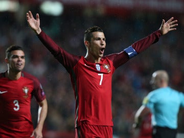 Cristiano Ronaldo celebra un gol con Portugal