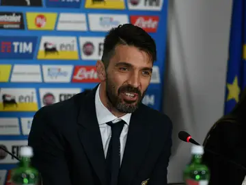 Buffon, con Italia Buffon, con Italia