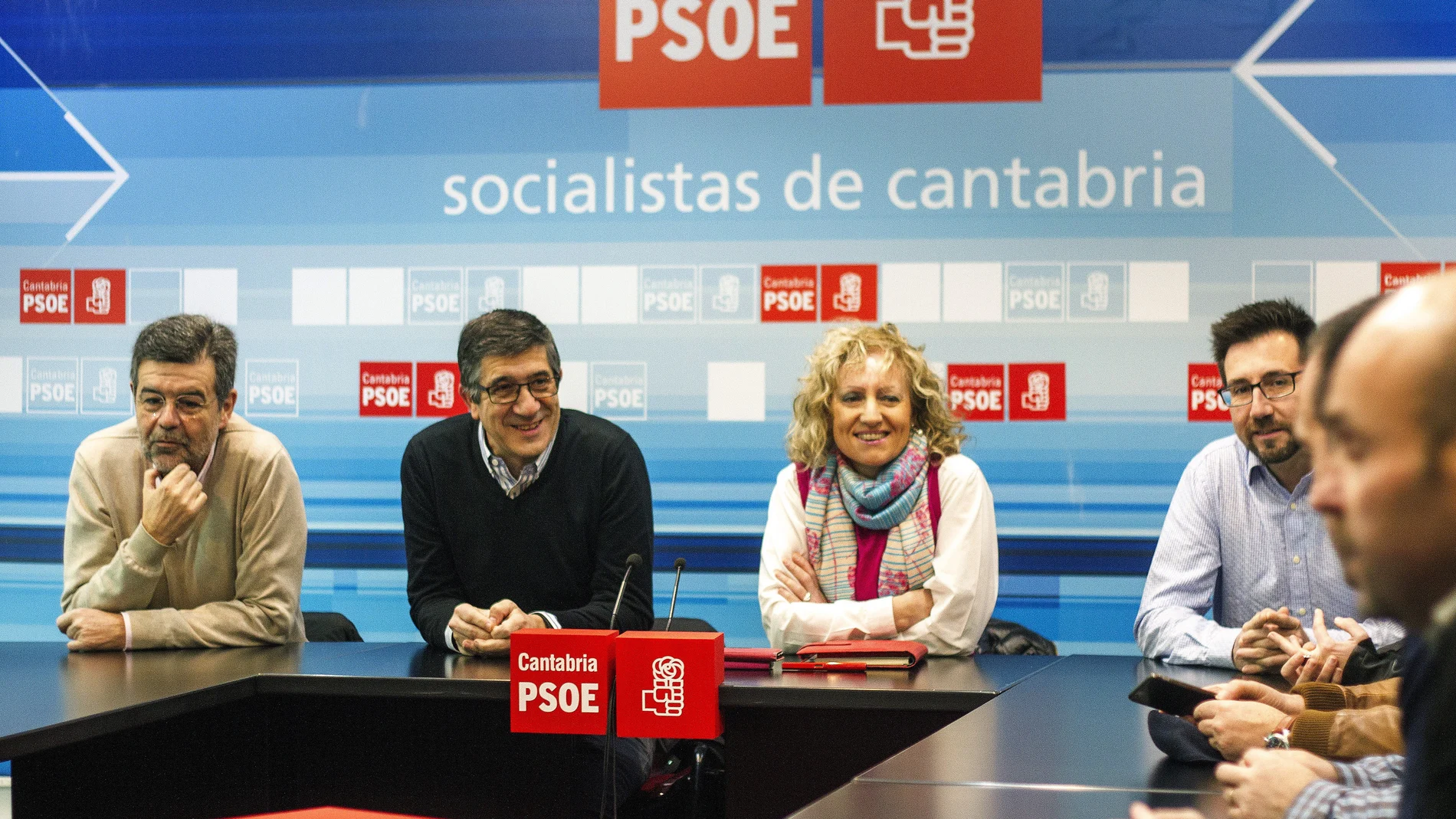 Patxi López durante la reunión con la Ejecutiva del Partido Socialista de Cantabria Patxi López durante la reunión con la Ejecutiva del Partido Socialista de Cantabria