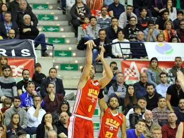 El UCAM Murcia doblega en casa al Iberostar El UCAM Murcia doblega en casa al Iberostar