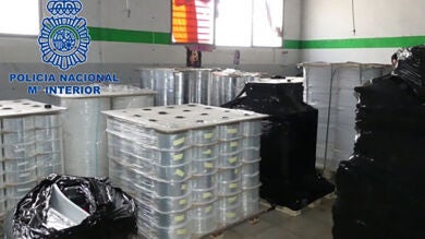La policía impide la puesta en marcha de una fábrica ilegal de tabaco en Elche