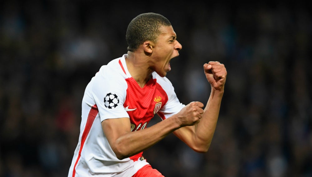 Mbappé celebra un gol