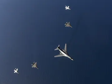 Bombarderos B-1B estadounidenses realizan maniobras en Corea del Sur Bombarderos B-1B estadounidenses realizan maniobras en Corea del Sur