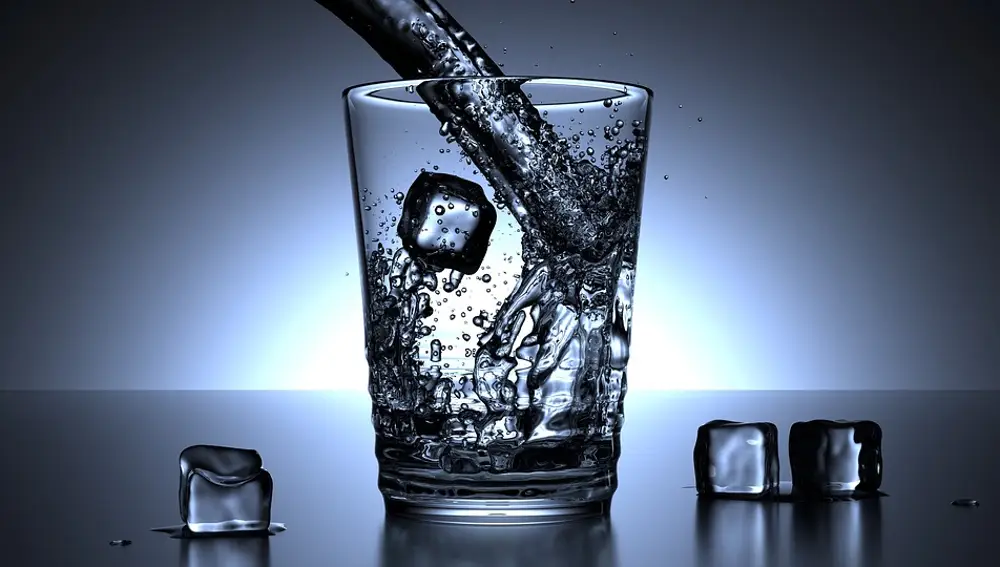 No hay ninguna bebida que sea más sana que el agua No hay ninguna bebida que sea más sana que el agua