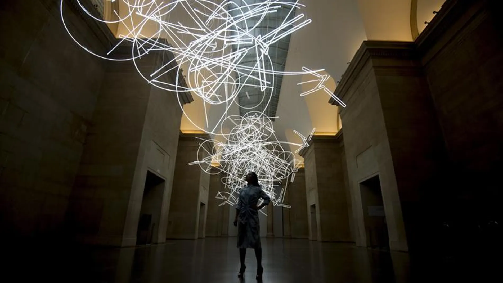 La obra de luz 'Forms in Space...by Light (in Time)' La obra de luz 'Forms in Space...by Light (in Time)'