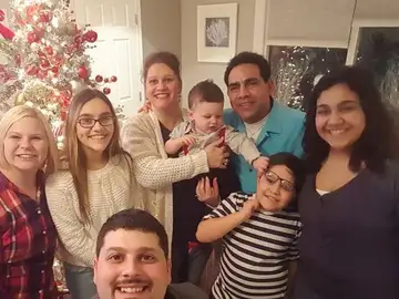 Roberto Beristain junto a su familia Roberto Beristain junto a su familia