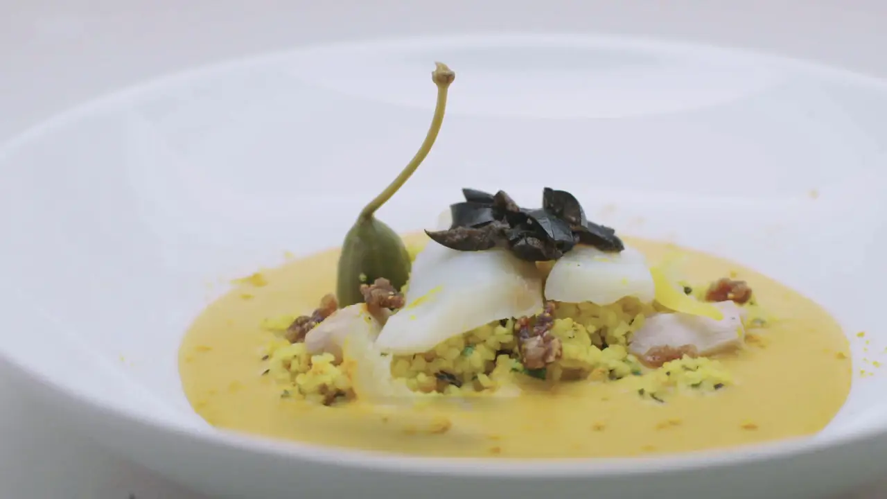 Plato realizado por Montoro