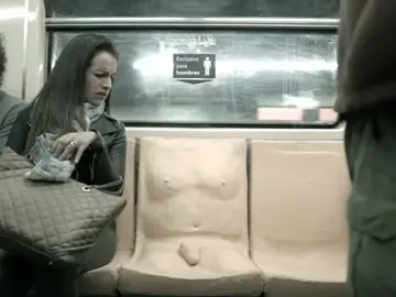 Un pene en el Metro de Ciudad de México Un pene en el Metro de Ciudad de México