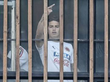 James Rodríguez hace una peineta en Colombia