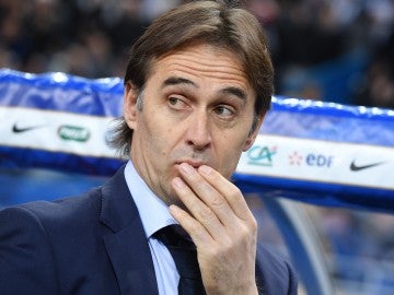 Lopetegui, antes del arranque del Francia - España en Saint-Denis