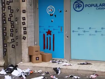 La sede del PP tras el intento de ocupación La sede del PP tras el intento de ocupación