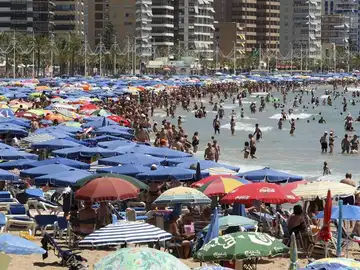 Los españoles viajaron un 3,7% en 2016 Los españoles viajaron un 3,7% en 2016