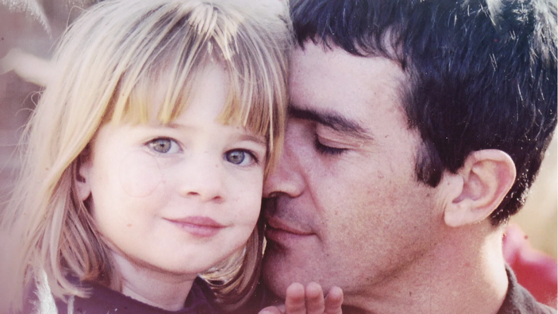 ‘El árbol de tu vida’ recibe a Antonio Banderas con un emotivo mensaje de su hija
