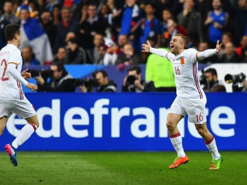 Deulofeu celebra su gol contra Francia