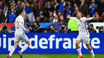 Deulofeu celebra su gol contra Francia