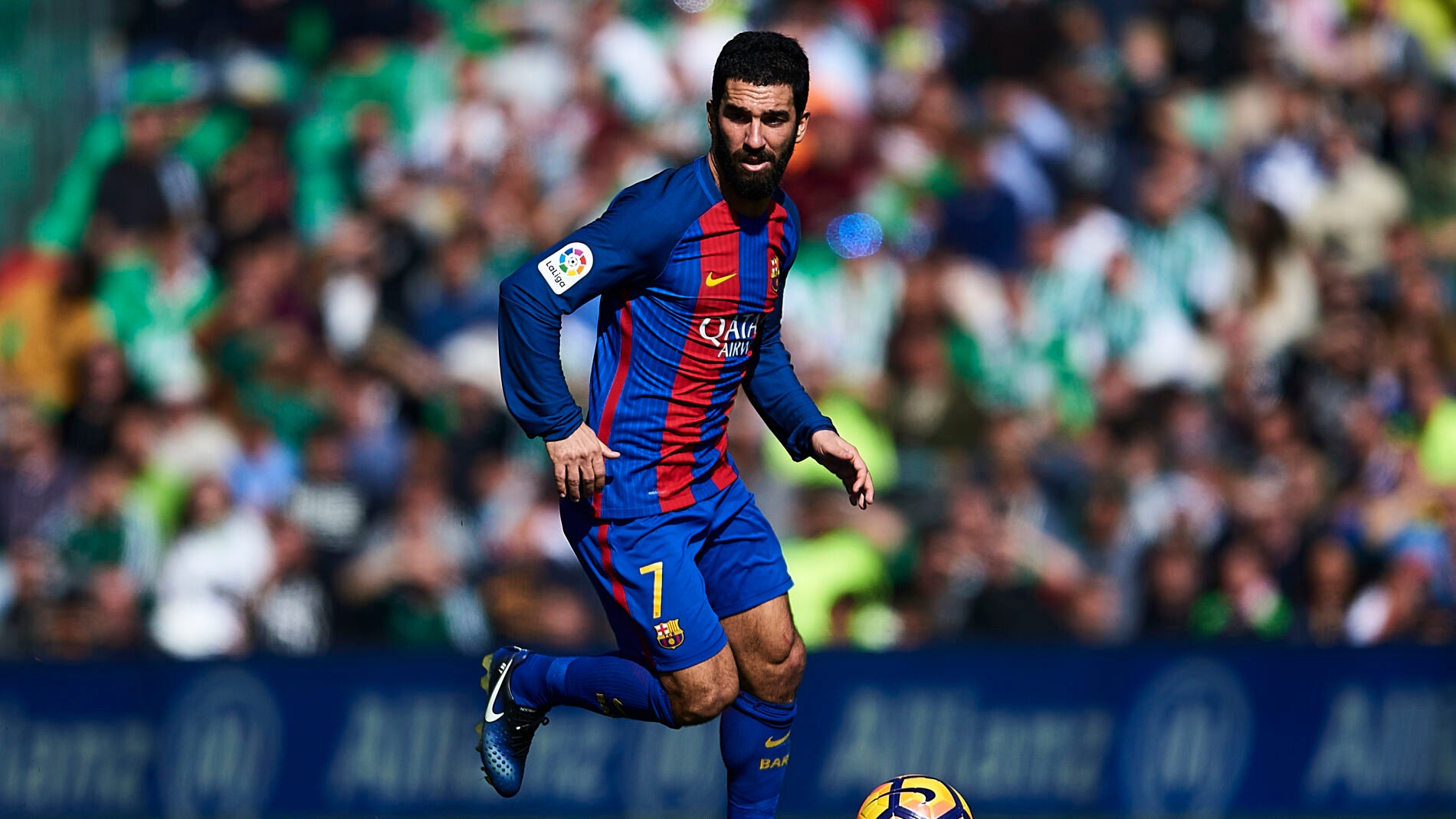 Arda Turan, en un partido con el Barcelona