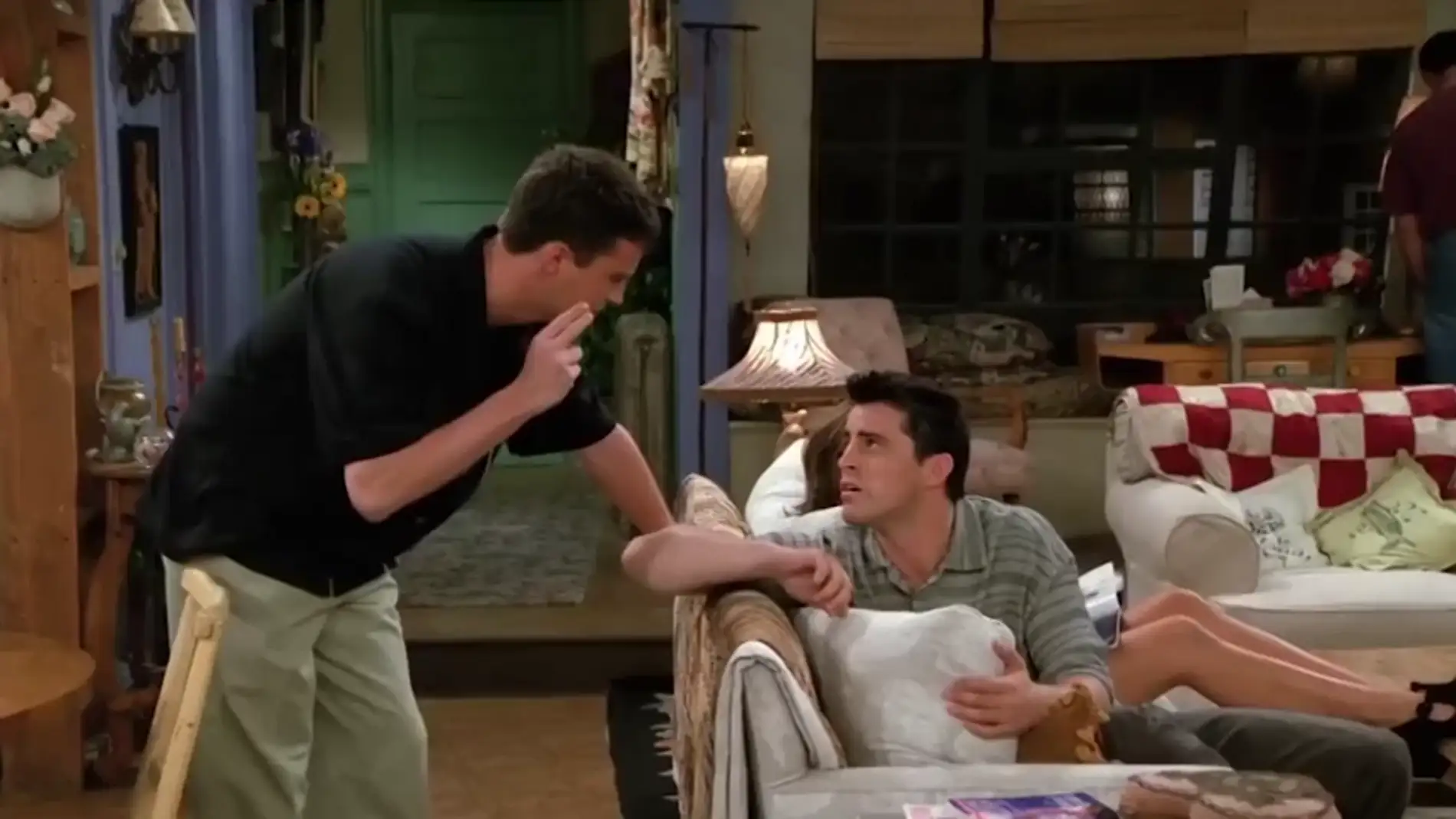 Frame 20.167305 de: Matthew Perry elige el mejor chiste de Chandler en 'Friends'