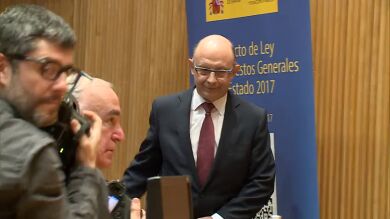 El Gobierno sigue negociando en el Congreso los seis votos que necesita para aprobar los PGE